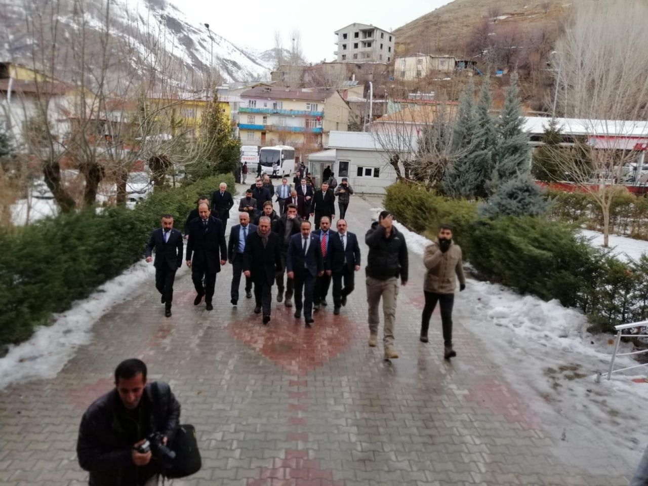 MHP heyeti çığ felaketi bölgesinde 3