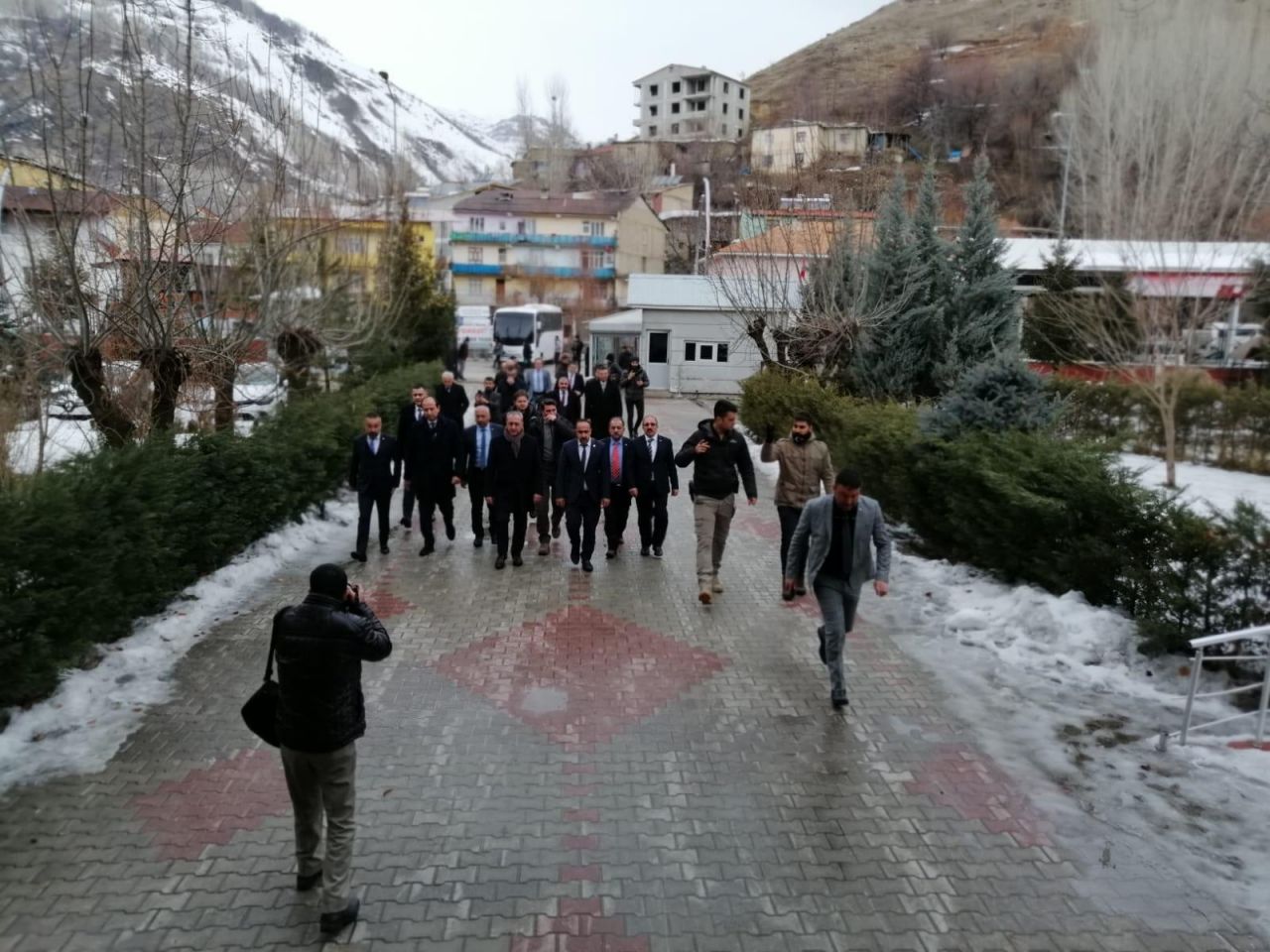 MHP heyeti çığ felaketi bölgesinde 12