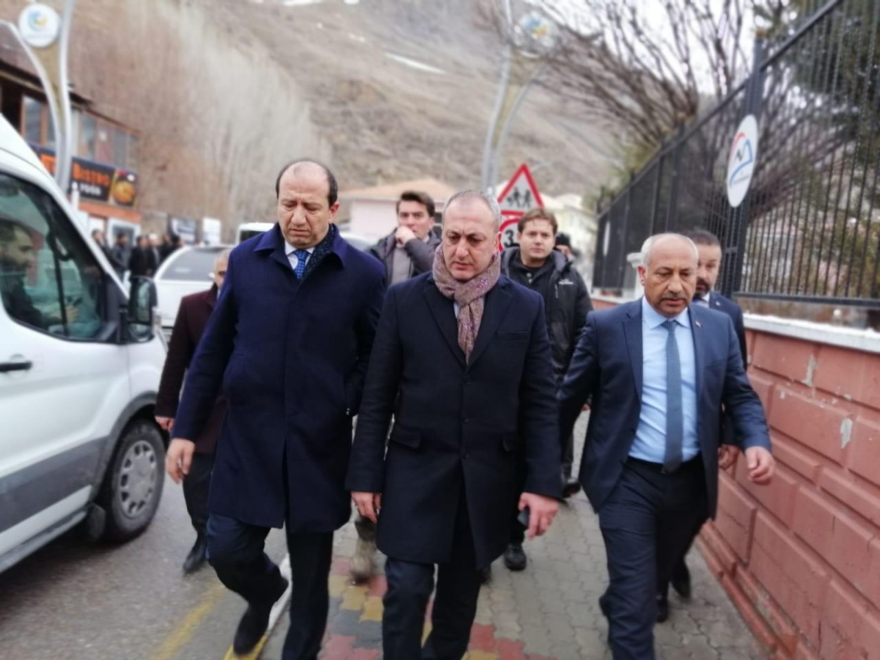 MHP heyeti çığ felaketi bölgesinde 21