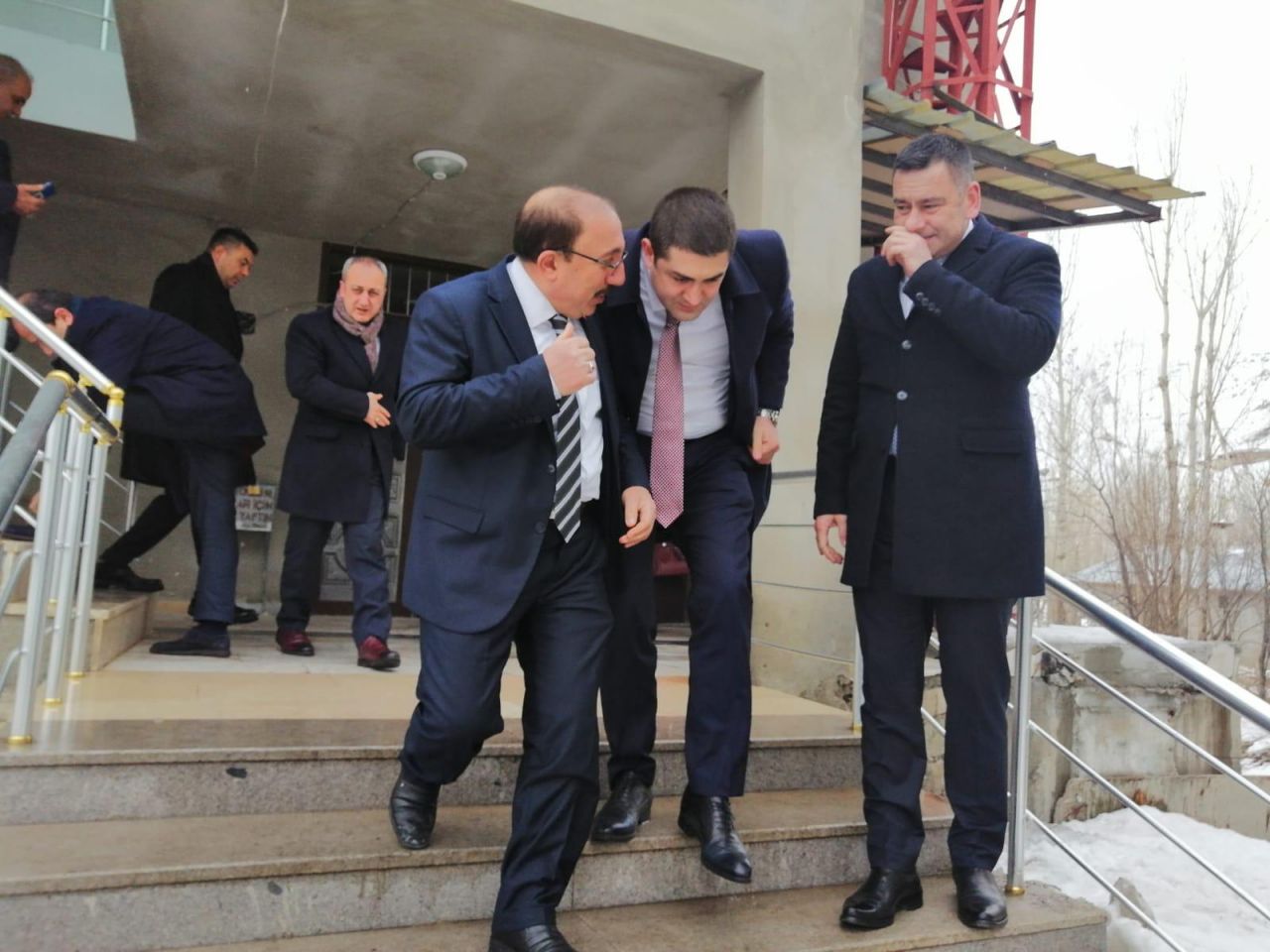 MHP heyeti çığ felaketi bölgesinde 20