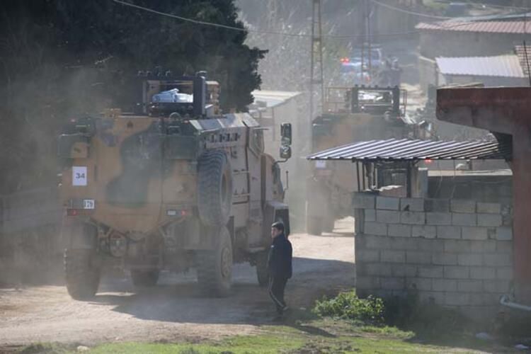 İdlib'de hain saldırı sonrası sınırda sıcak saatler 15