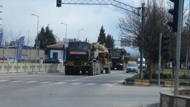 İdlib'de hain saldırı sonrası sınırda sıcak saatler 18