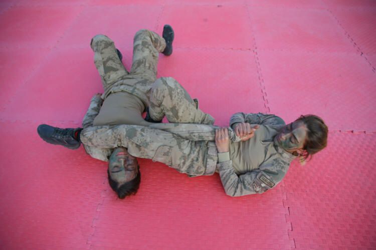 Türkiye'nin ilk kadın komando astsubayları göreve hazır 8