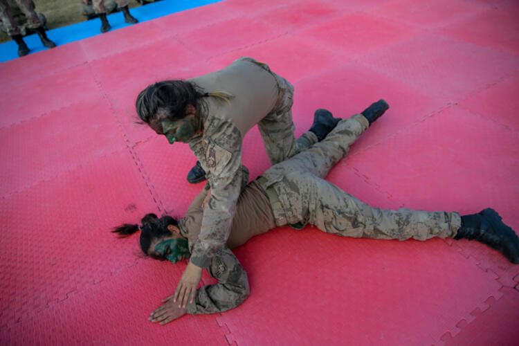 Türkiye'nin ilk kadın komando astsubayları göreve hazır 9