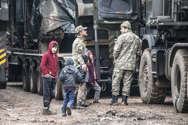 Sınır bölgesinden yürekleri ısıtan görüntü 3