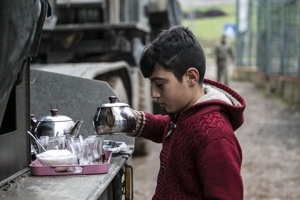 Sınır bölgesinden yürekleri ısıtan görüntü 4