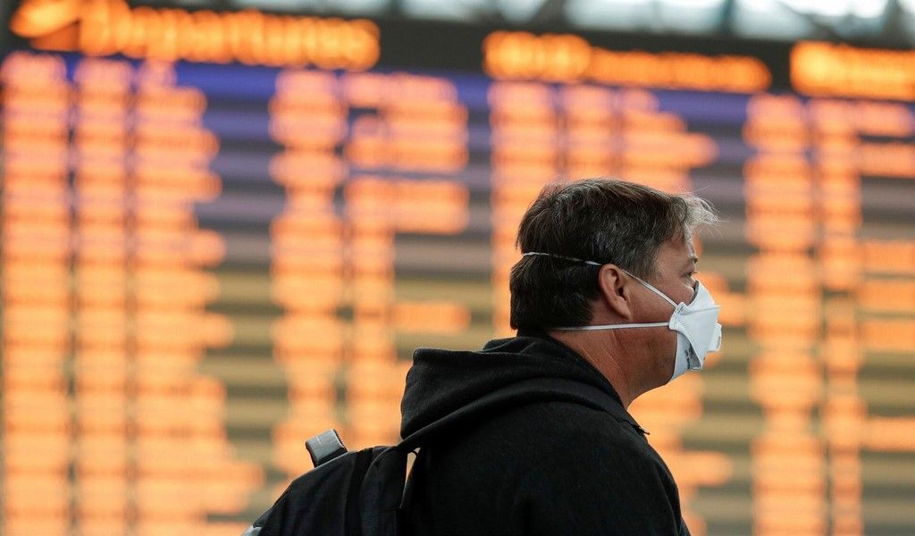 İtalya'da karantina ağırlaşıyor! Yerlere işaret çiziyorlar 30