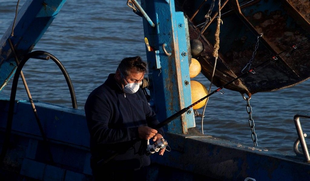 İtalya'da karantina ağırlaşıyor! Yerlere işaret çiziyorlar 35