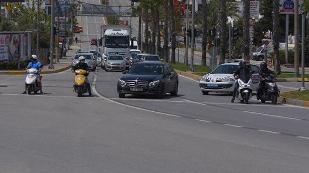 Tedirgin eden görüntü! Araçlar giriş yaptı 4