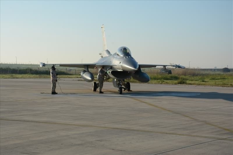 Türkiye'den Akdeniz'de gövde gösterisi: 17 uçak, 8 fırkateyn... 9