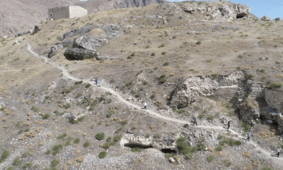 Uçurum kıyısında ibadet! 9