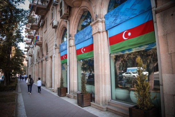 Bakü'de Azerbaycan ve Türk bayrağı şöleni 17