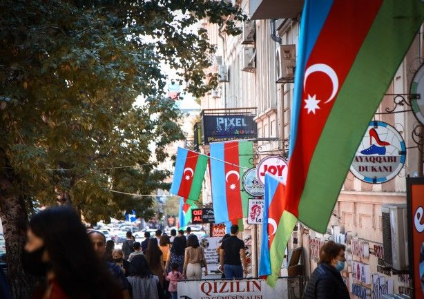 Bakü'de Azerbaycan ve Türk bayrağı şöleni 14