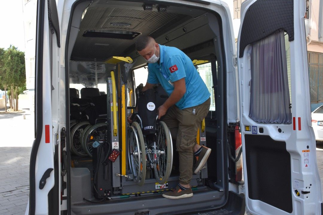 15 hastaya tekerlekli sandalye desteği 5