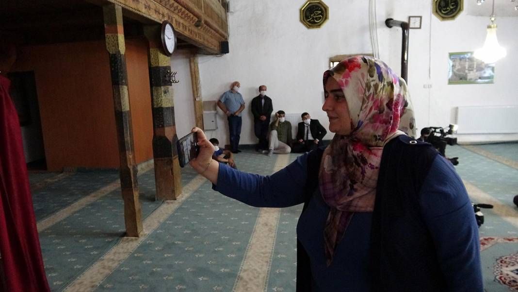 Tek bir çivi bile çakılmadan! Yıllardır ayakta 12