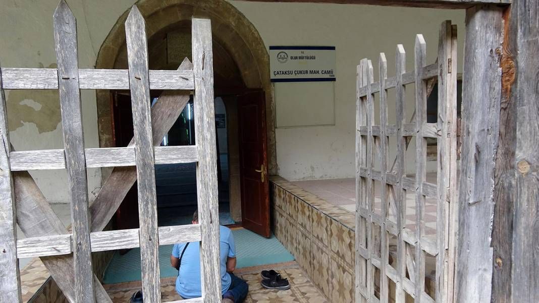 Tek bir çivi bile çakılmadan! Yıllardır ayakta 8