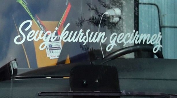 Fenerbahçe otobüsünde bomba kurşun detay! 14