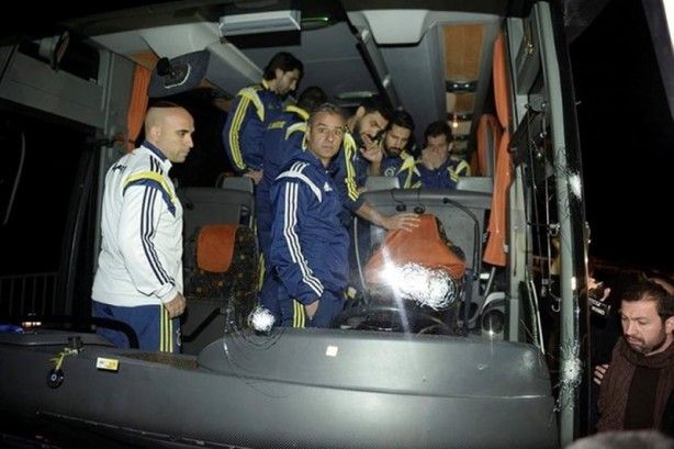 Fenerbahçe otobüsünde bomba kurşun detay! 2