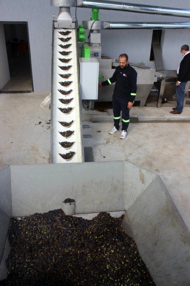 Köylülerden imece usulü fabrika 6