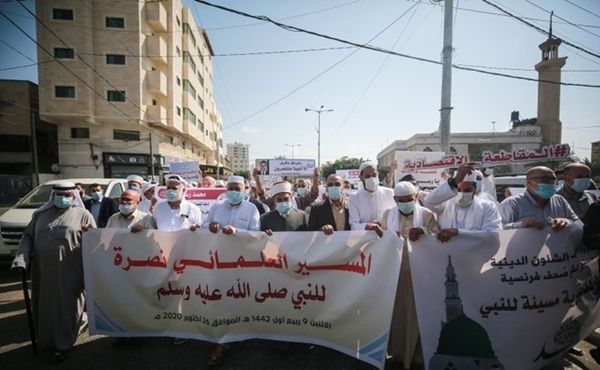 Tek sözü yetti! Müslümanlardan Macron'a tepki 12