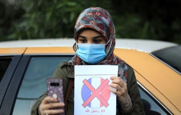 Tek sözü yetti! Müslümanlardan Macron'a tepki 14