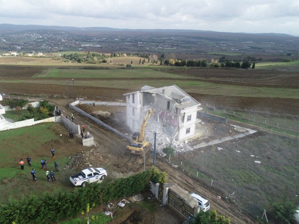 Tarım arazisine kaçak yapıya geçit yok 7