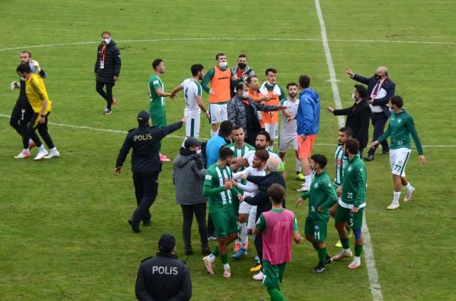 Saha karıştı! Polis müdahale etti 16