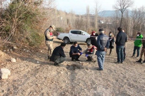 Tarla sürerken düştü! Görünce şoke oldu 7