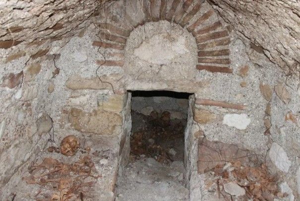 Tarla sürerken düştü! Görünce şoke oldu 10