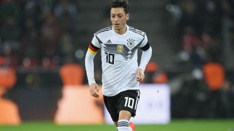 İşte Mesut Özil'in Fenerbahçe'deki forma numarası 15