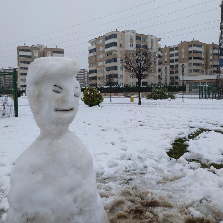 Yağış etkili oldu! Kardan adamlar görenleri gülümsetti... 21