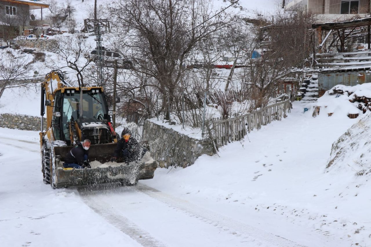 Başkan Çay'ın karla mücadelesi takdir topladı 5