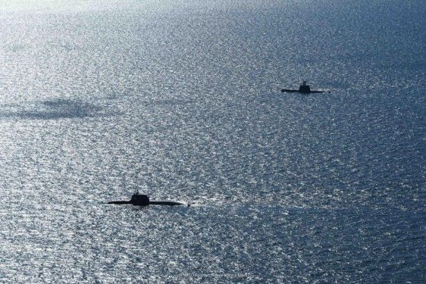 Türk ve Yunan savaş gemileri aynı karede! 1