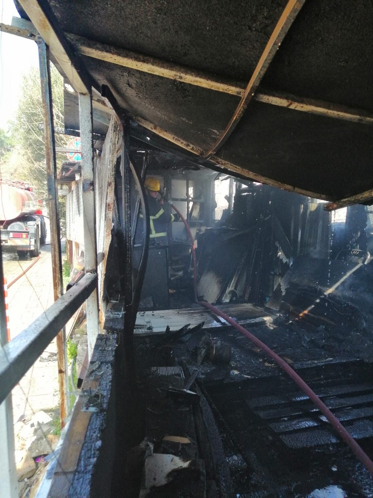 Tüpü çakmakla kontrol etti, olanlar oldu 8