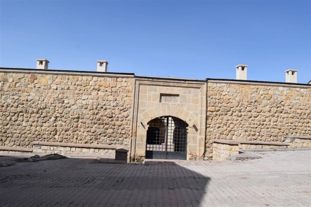 Benzeri yok... Üzerinde 3 dil birden var 2