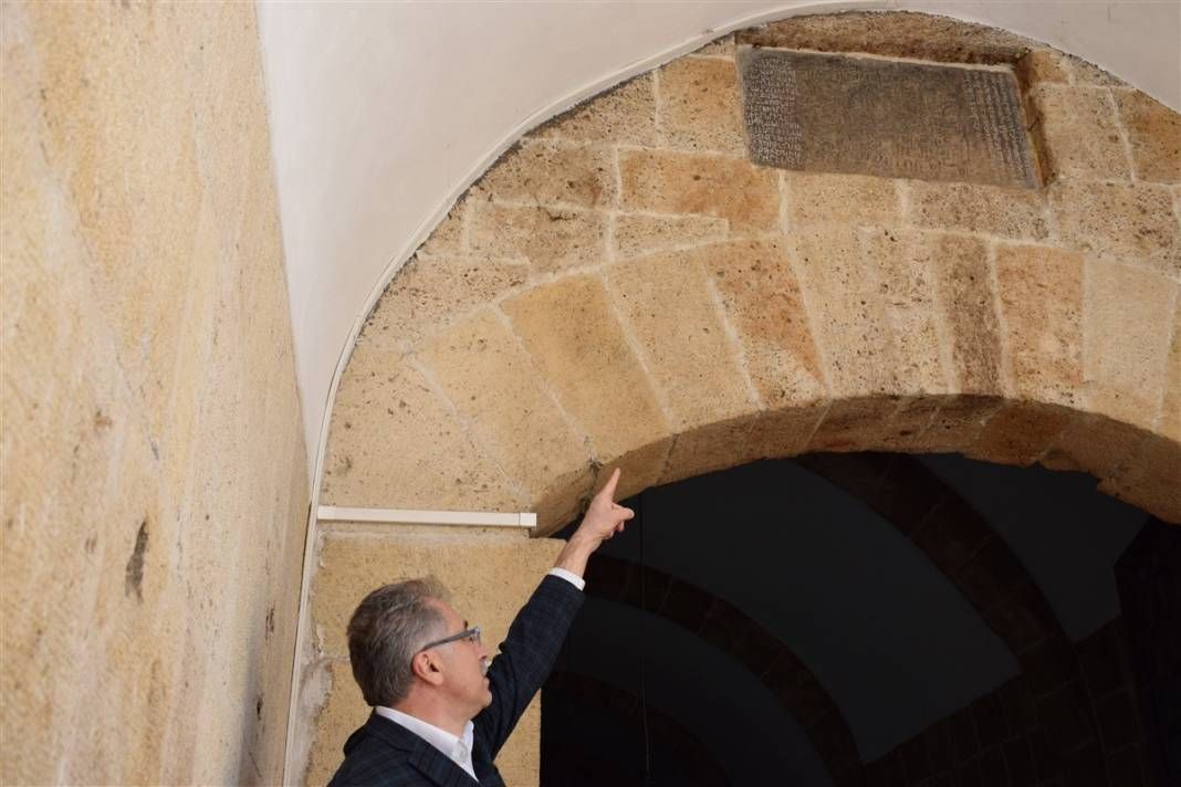 Benzeri yok... Üzerinde 3 dil birden var 6