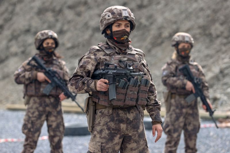 'Özel kahramanlar' tetikte! PKK'nın kabusu oldular 13