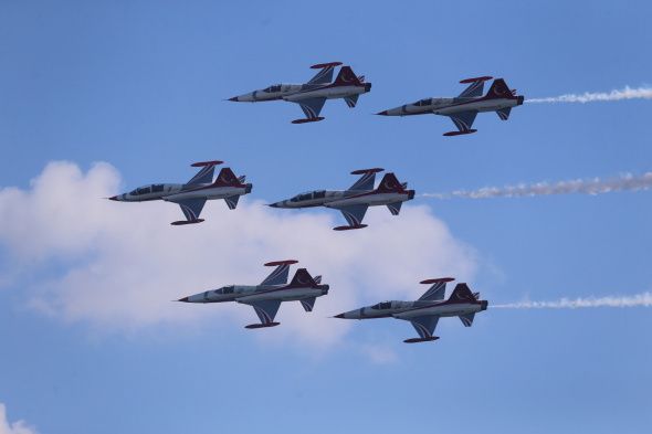 Türk Yıldızları'nın Şehitler Abidesi'ndeki gösterisi nefes kesti 2