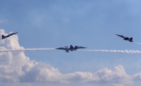Türk Yıldızları'nın Şehitler Abidesi'ndeki gösterisi nefes kesti 3