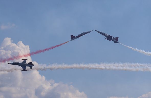 Türk Yıldızları'nın Şehitler Abidesi'ndeki gösterisi nefes kesti 5