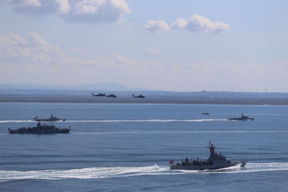 Türk Yıldızları'nın Şehitler Abidesi'ndeki gösterisi nefes kesti 10