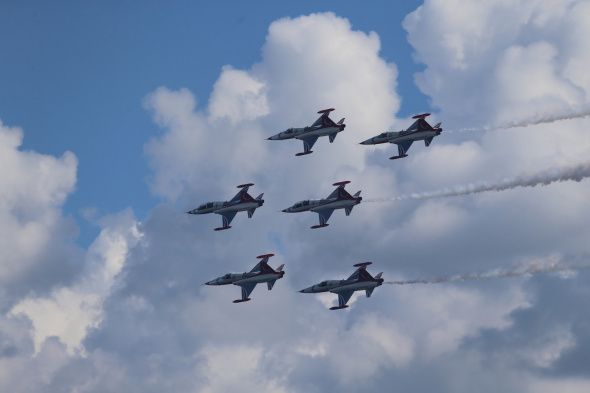 Türk Yıldızları'nın Şehitler Abidesi'ndeki gösterisi nefes kesti 14