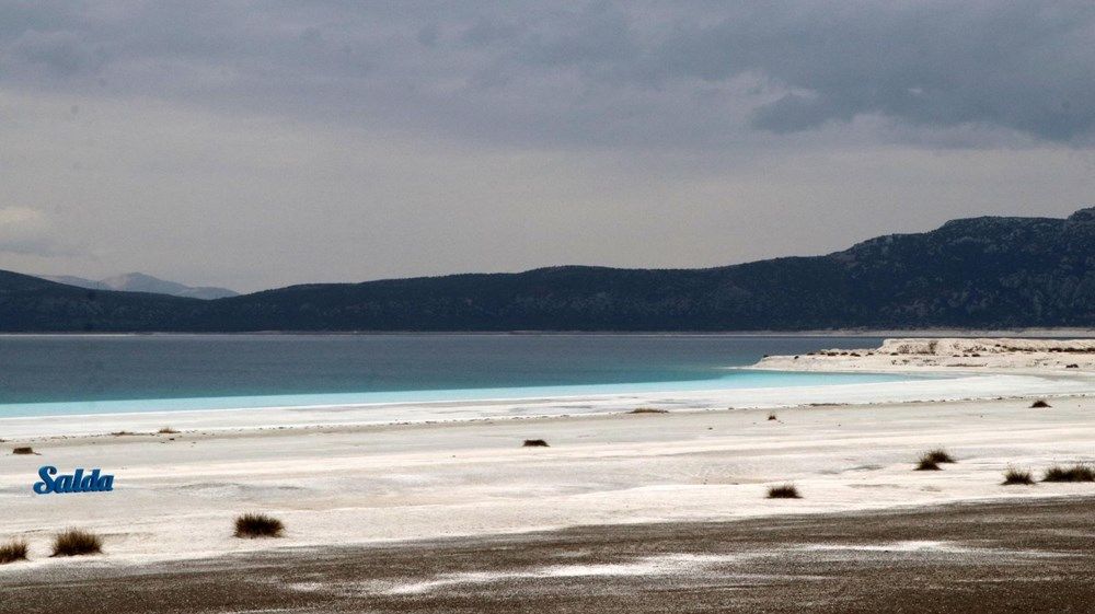 Salda Gölü'nde şaşırtan görüntü 1