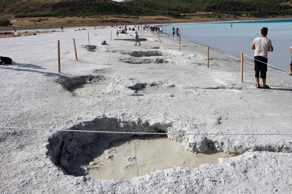 Salda Gölü'nde şaşırtan görüntü 2