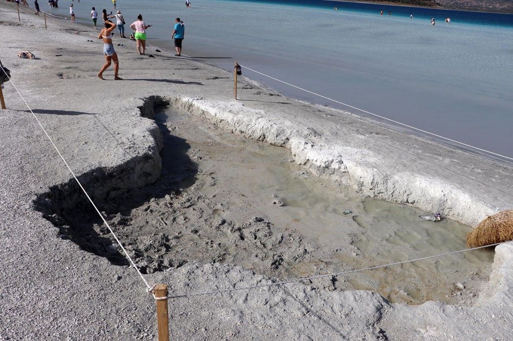 Salda Gölü'nde şaşırtan görüntü 3