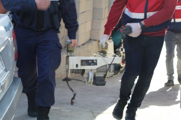 Hırsızın evinden çıkanlar şok etti 2