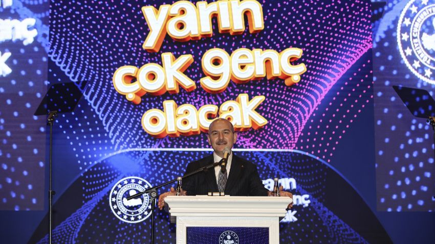 Bakan Soylu, 'Yarın Çok Genç Olacak Projesi' kapsamında çocuklarla buluştu 8