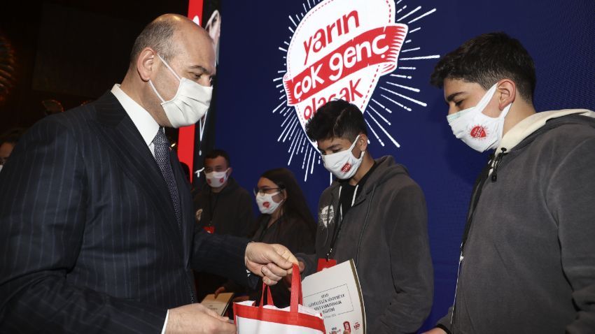 Bakan Soylu, 'Yarın Çok Genç Olacak Projesi' kapsamında çocuklarla buluştu 15