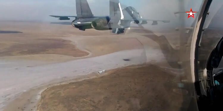 Rus savaş gemileri ateş açtı! 13