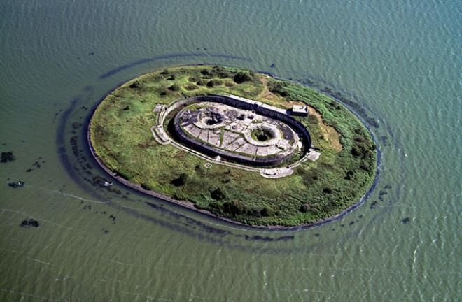 Araçlar suyun altına girip kayboluyor 4